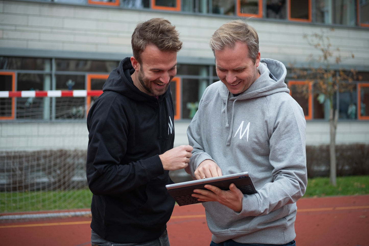 Hoodie mit Brustprint "DIE ENGLISCHEN" - Herren