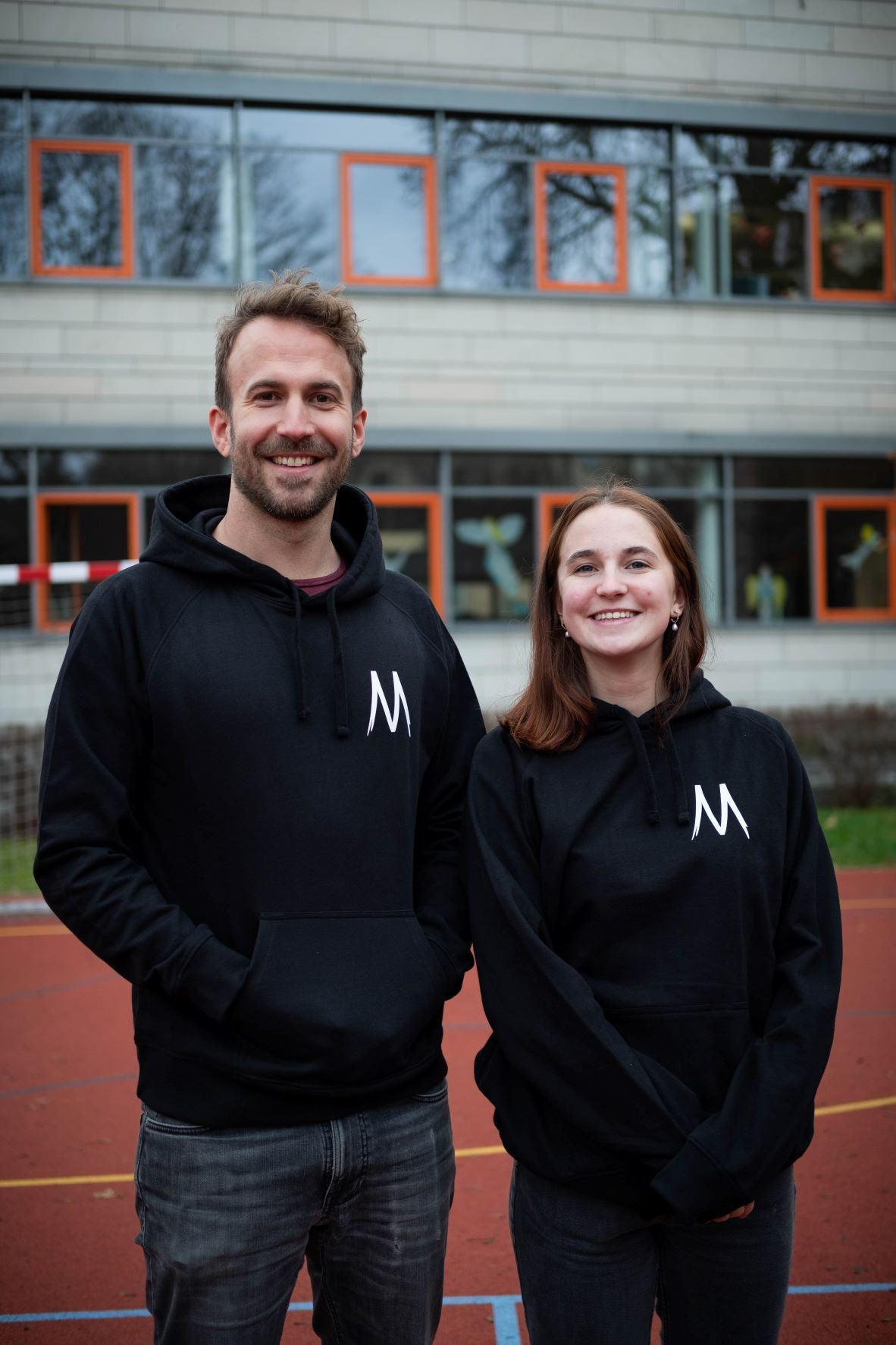 Hoodie mit Ärmelprint "DIE ENGLISCHEN" - Herren