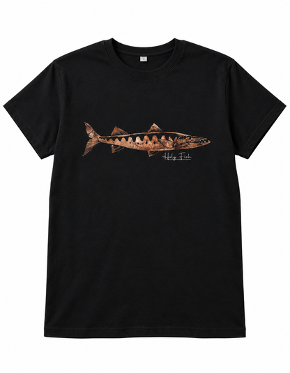Schwarzes Holy Fish M9 Barracuda-T-Shirt mit kupferfarbenem Fischmotiv vor weißem Hintergrund