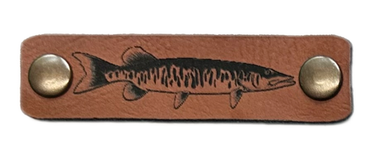 Holy Fish Wechselpatch Hecht aus braunem Kunstleder