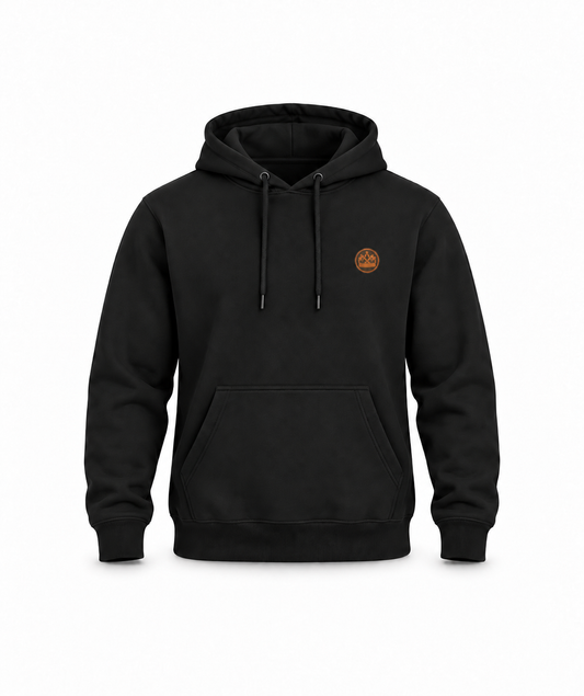 Zimmerer-Hoodie mit dezentem kleinen Brustwappen vor weißem Hintergrund