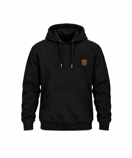 Schwarzer Landwirt Hoodie mit kleinem kupferfarbenem Brustwappen auf Weiß
