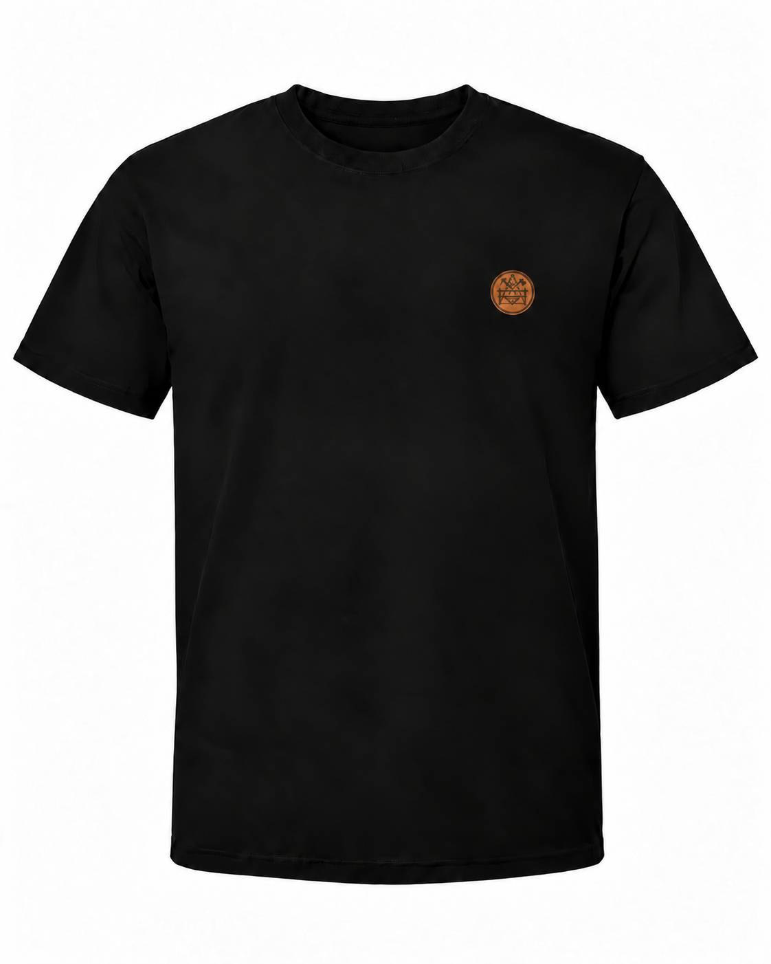 Schwarzes Workaholicz Betonbauer T-Shirt mit kleinem, rundem Berufswappen auf der linken Brust vor weißem Hintergrund